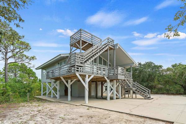 Fabulous and Affordable Home in Gulf Shores. 4 Beds, 4 Baths $665,000