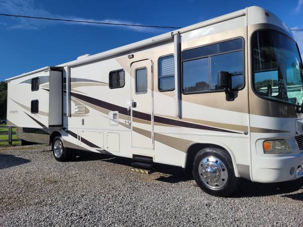 Photo NEW PRICE  35 FT GEORGETOWN CLASS-A MOTORHOME, 3 SLIDES $32,995