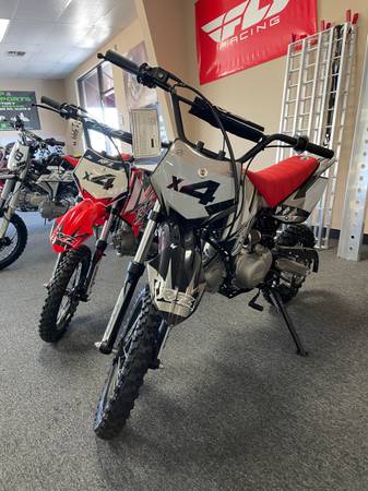 Photo 110cc Model Dirtbikes  New $1600  Deals Deals $1,599