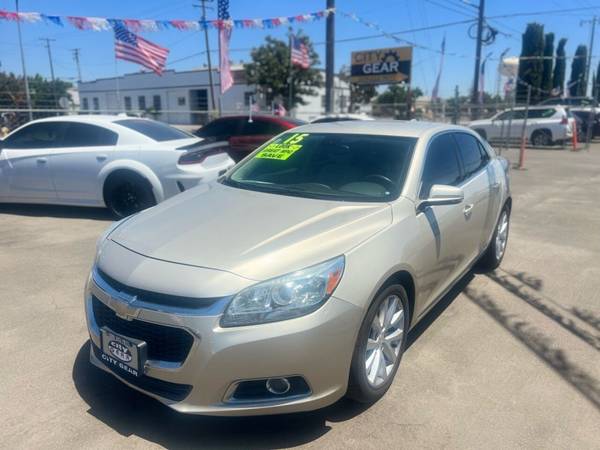 Photo 2015 Chevrolet Malibu LT 4dr Sedan w2LT $11,999