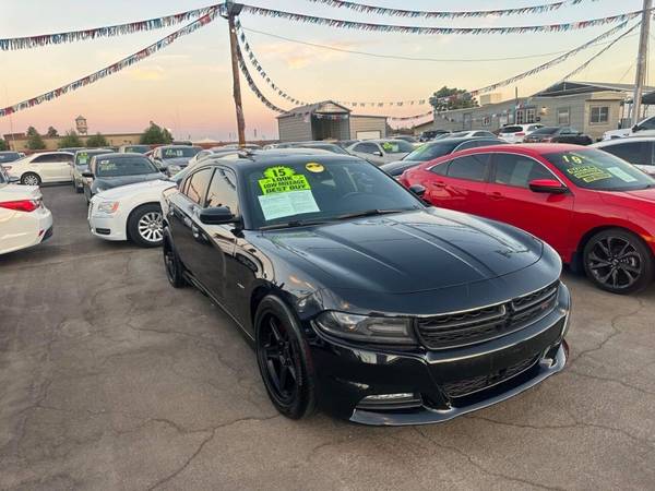 Photo 2015 Dodge Charger RT Road and Track 4dr Sedan $29,999