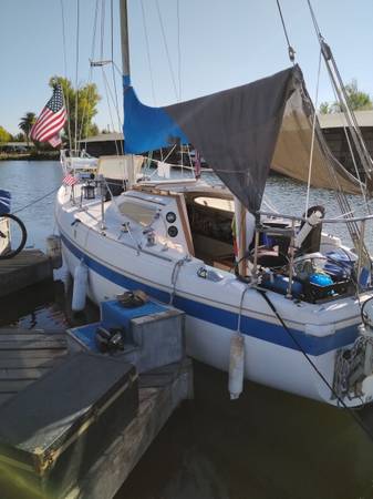 26 ft. Columbia MK ll. The name says it alll in sailing yachts $4,500