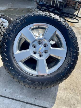 Photo Chevy wheels gmc Tahoe 1400$ obo $1,400