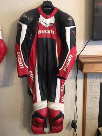 Photo Dainese Ducati Corse 1pc Leather suit EUR 52 US 42 Great condition $333