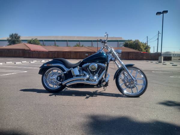 Photo Harley Davidson Wide Glide Dyna $8,000