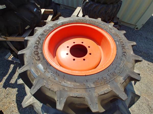 Photo Kubota tractor tires and wheels $1