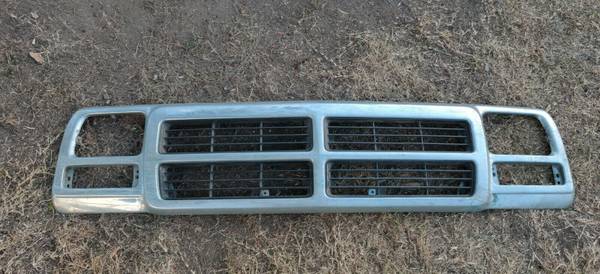 Photo New Dodge Truck Grille $99