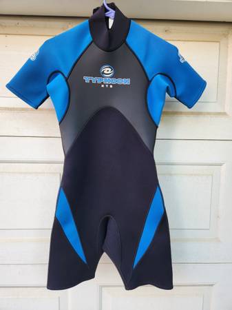 Photo Typhoon XTS Shortie Wetsuit Size Small Black  Blue Surf Ocean Sea $45