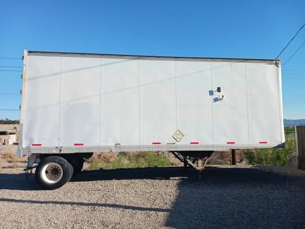 1991 28 foot trailer $200