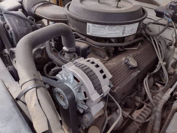 Photo 1995 Chevy 454 engine $700