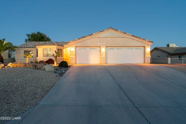 Create Memories with your Family Home in Lake Havasu City. 3 Beds, 2 Baths $595,000