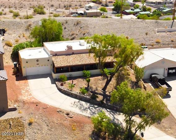 Dreams are now a reality Home in Lake Havasu City. 2 Beds, 2 Baths $379,000