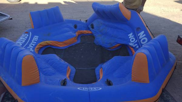 Photo Huge party Rafts, solo screamer, inflatable dinghy $25