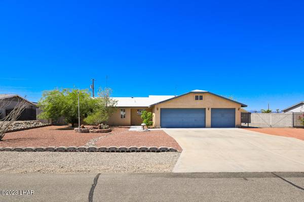 Opportunity of a lifetime Home in Lake Havasu City. 2 Beds, 2 Baths $399,000
