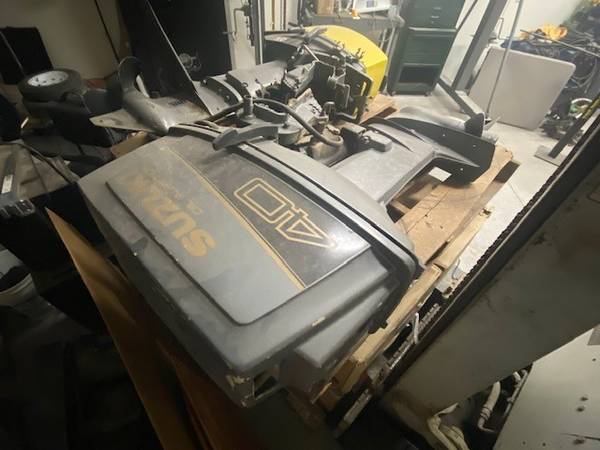 Photo Outboard Engine 40HP $300
