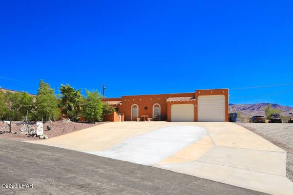 Photo The total package Home in Lake Havasu City. 3 Beds, 3 Baths $687,000