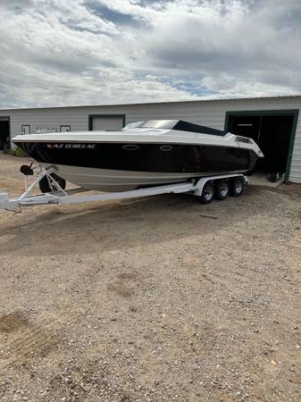 Photo Twin engine wellcraft scarab 29ft boat $30,000