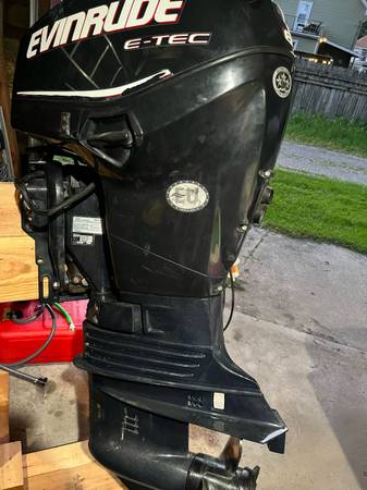 Photo Evinrude Etec 60hp Outboard $4,750