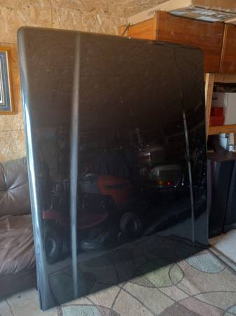 Photo Very nice Fiberglass pickup bed cover $375
