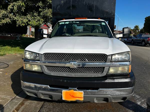 2004 Chevrolet Silverado Flat Bed $14,000