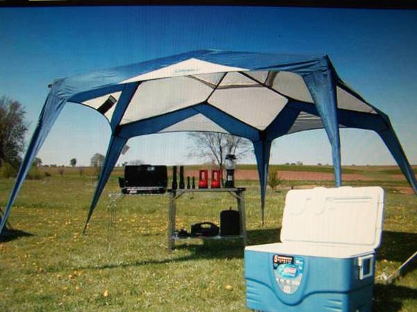 Coleman GeoSport Windstrong Shade 15 x 15 x 95 w Vented Roof MINT