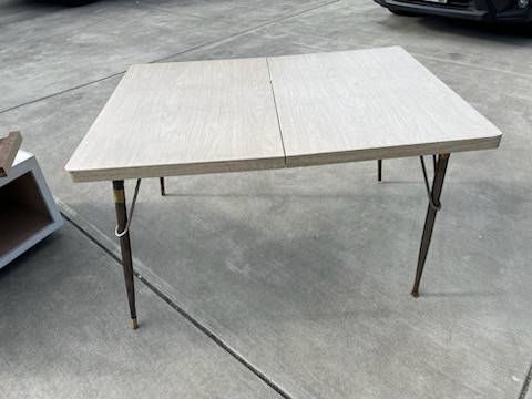 Photo Free Vintage Formica Table
