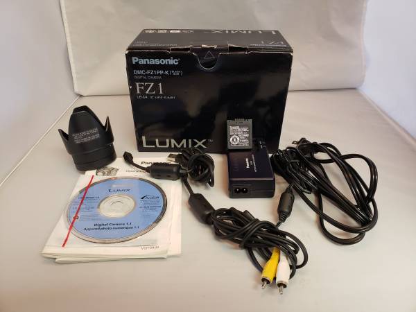 Photo Panasonic FZ1 Lumix $150