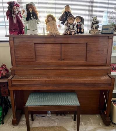 Photo Player Piano with 27 rolls, Needs to go ASAP $500