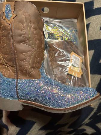 Photo Smoky Mountain Girls Cowboy Boots $35