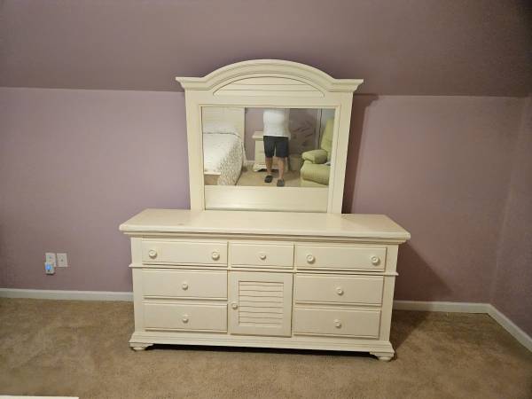 Photo Used furniture for sale, very cheap $250