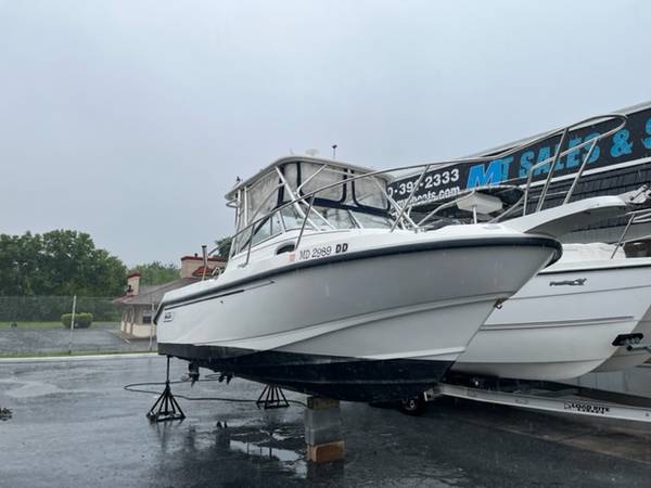 Photo 2000 Boston Whaler Conquest 23 Walk-around SOLD (MM Boat Sales and Service)
