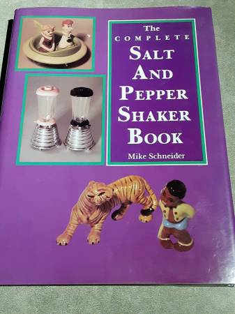 Photo The COMPLETE SALT  PEPPER Shaker BOOK  Collectors Guide - $40 (Surrey)