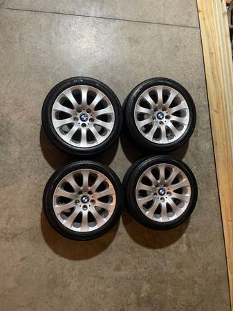 Photo BMW Wheels, tires, OEM center caps and OEM TPM $600