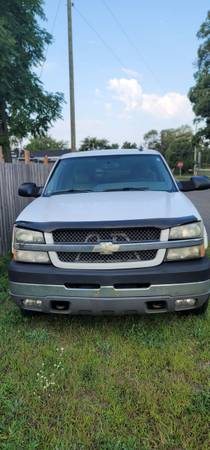 Photo 2004 Chevy Silverado 2500HD Extended Cab LT $7,500