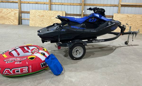 Photo 2022 Sea-Doo Spark 3 Trixx SS with Trailer and accessories $9,500
