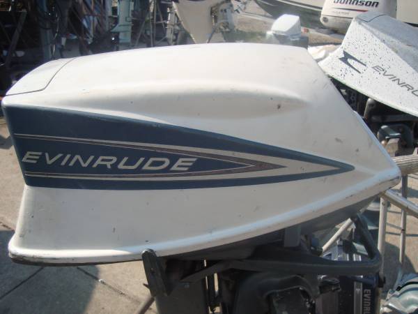 Photo 5.5 HP Evinrude 2-Stroke Short Shaft Outboard Motor $400