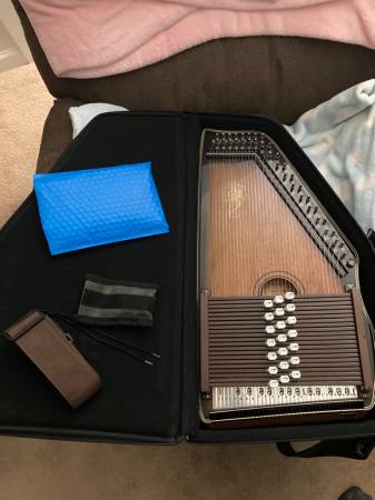 Photo Samick 21 chord Autoharp with case and accessories Excellent $160