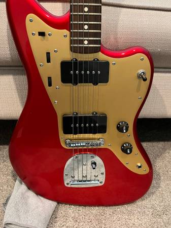 Photo Squier Deluxe Jazzmaster - Candy Apple Red - $500 (Socastee)