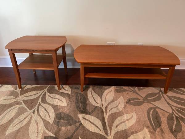 Photo TEAK WOOD Coffee and End Table $215