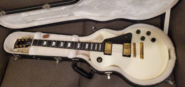 Photo 2008 Gibson Les Paul Studio in alpine white with gold hardware $1,250