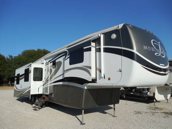 Photo 2013 LUXURY DRV MOBILE SUITE  LOADED  3 ACs  KING SIZE BED $37,600