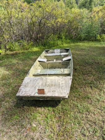 Photo Alumacraft 14-ft Jon Boat - $875 (Broaddus)