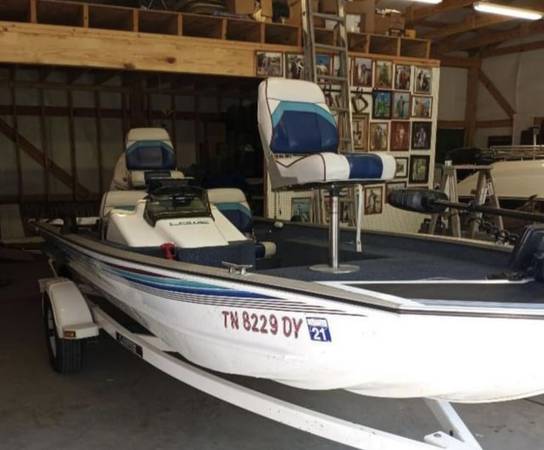 Photo 1993 16 Bass Boat with new 2020 Evinrude ETech motor - $7,500 (Lebanon)