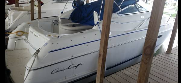 1995 Chris Craft cabin cruiser $8,000
