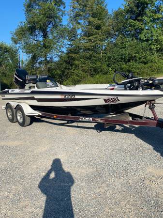 2004 Bass Cat Cougar with 2013 250 HP Optimax $32,500