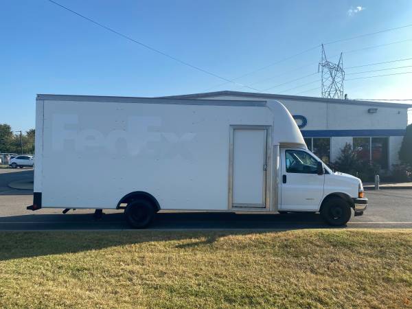 Photo 2017 Chevrolet Express 4500-1 Owner $26,900