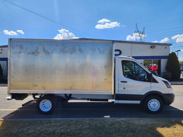 Photo 2018 Ford Transit 350 HD DRW Box Van- Clean Carfax  $28,600