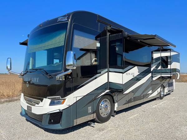 Photo 2022 Newmar New Aire 3545 Luxury 35ft. Class A Diesel Motorhome $379,000