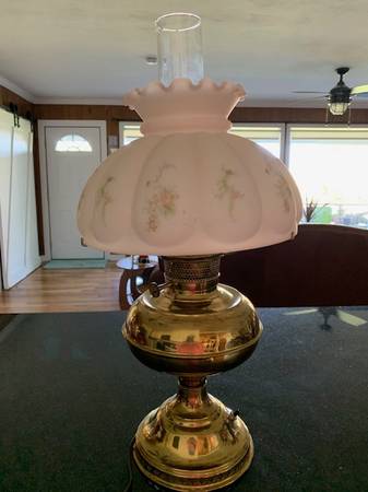 Photo ANTIQUE B  H BRADLEY AND HUBBARD OIL LAMP CONVERTED WGWTW PINK FLORA $90