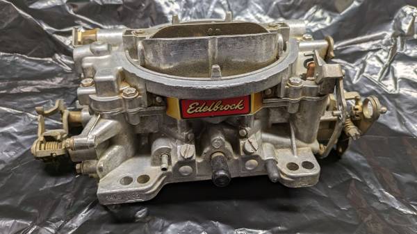 Photo Edelbrock carburetor 1404-1483 4-barrel $170